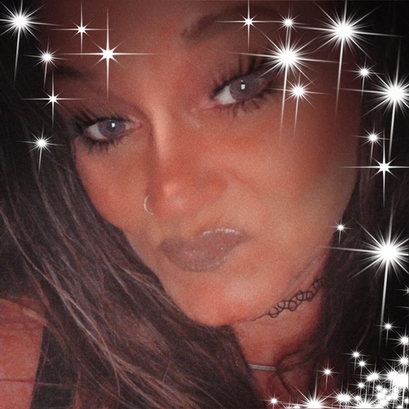 Meet your Posher, Stephanie - Picture 1 of 1